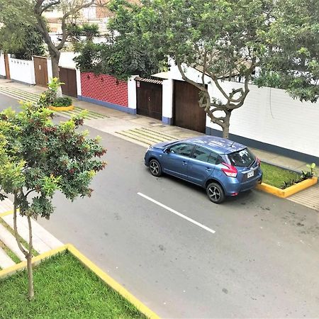Hostal Carlos Tenaud Lima Extérieur photo
