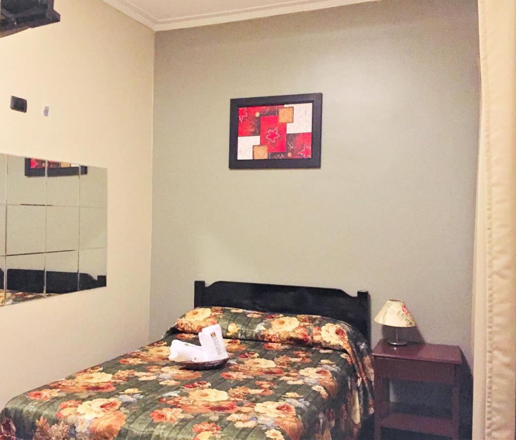 Hostal Carlos Tenaud Lima Extérieur photo