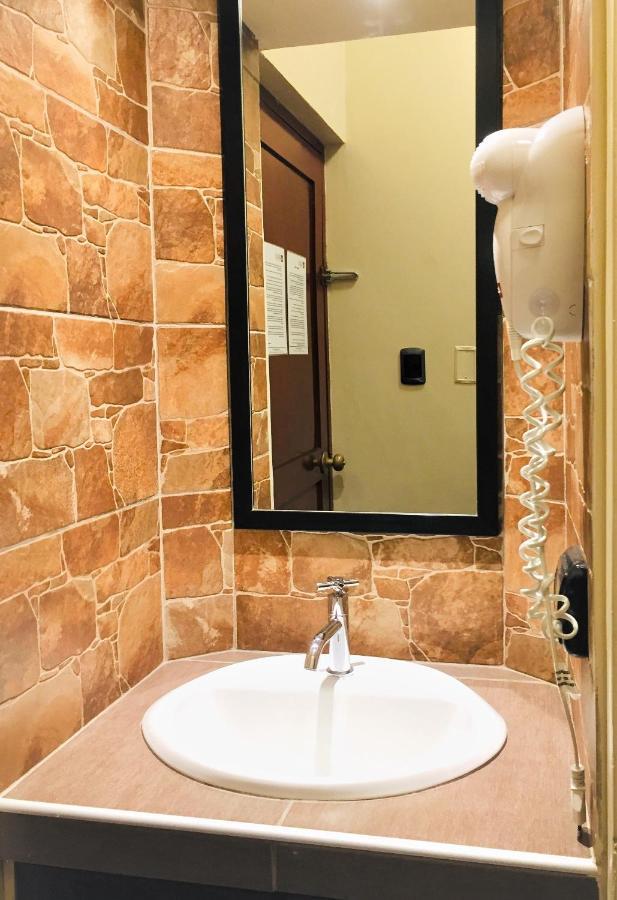 Hostal Carlos Tenaud Lima Extérieur photo