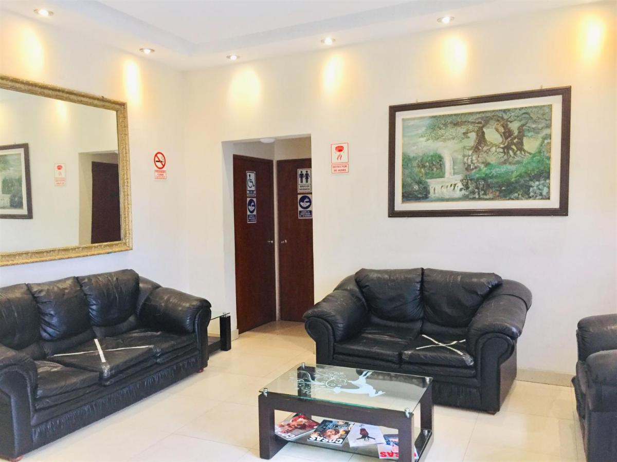 Hostal Carlos Tenaud Lima Extérieur photo