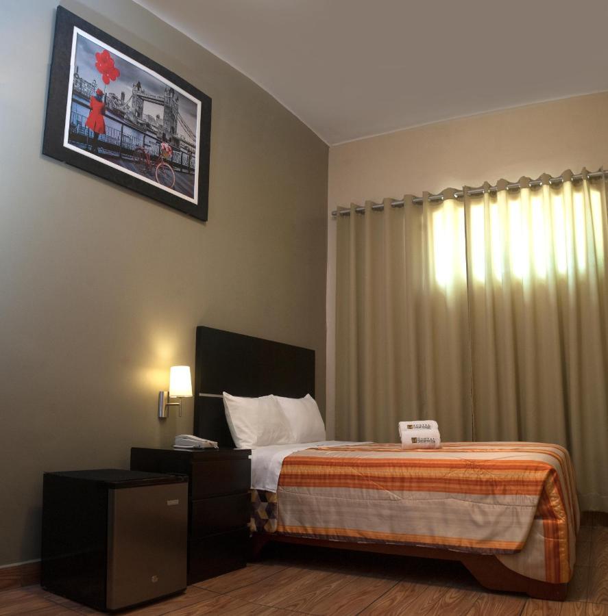 Hostal Carlos Tenaud Lima Extérieur photo